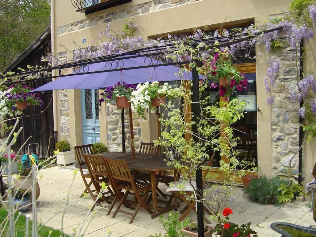 Aux Quatre Saisons Axat Bed and Breakfast Exterior foto