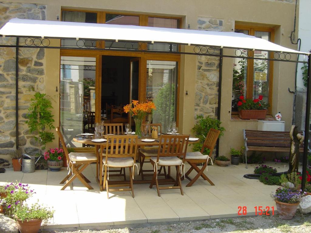 Aux Quatre Saisons Axat Bed and Breakfast Exterior foto