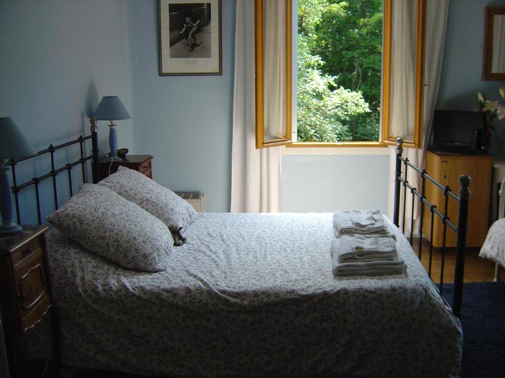Aux Quatre Saisons Axat Bed and Breakfast Habitación foto