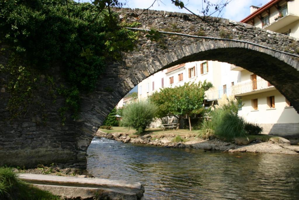 Aux Quatre Saisons Axat Bed and Breakfast Exterior foto
