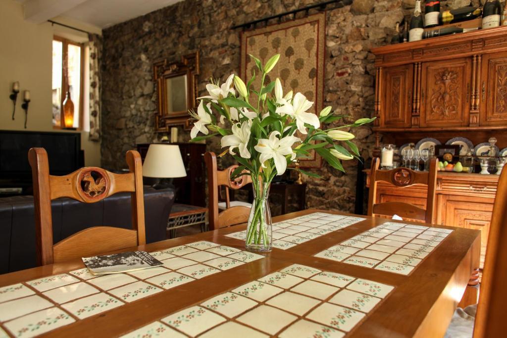 Aux Quatre Saisons Axat Bed and Breakfast Exterior foto