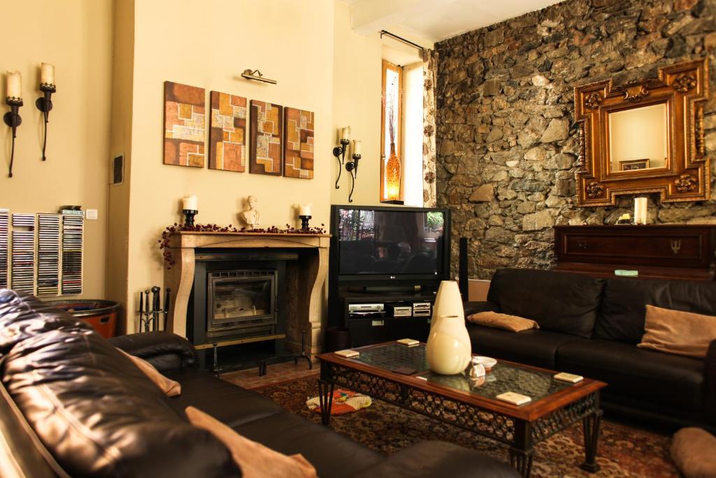 Aux Quatre Saisons Axat Bed and Breakfast Exterior foto