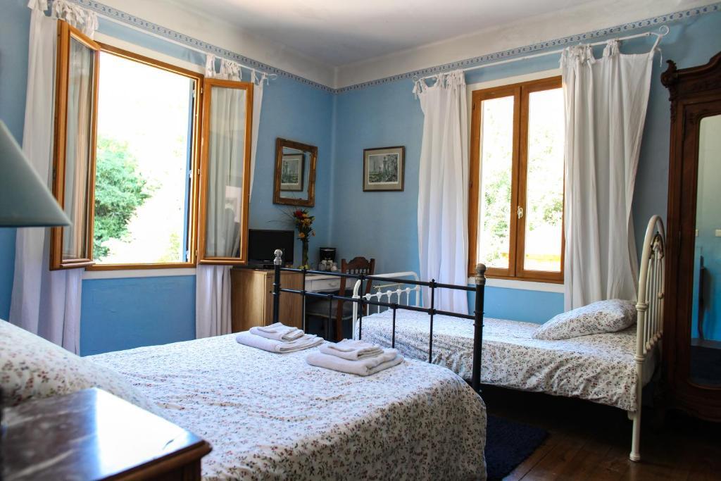 Aux Quatre Saisons Axat Bed and Breakfast Habitación foto