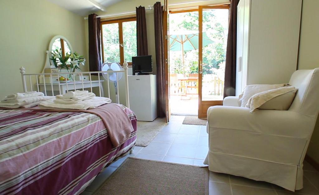 Aux Quatre Saisons Axat Bed and Breakfast Habitación foto